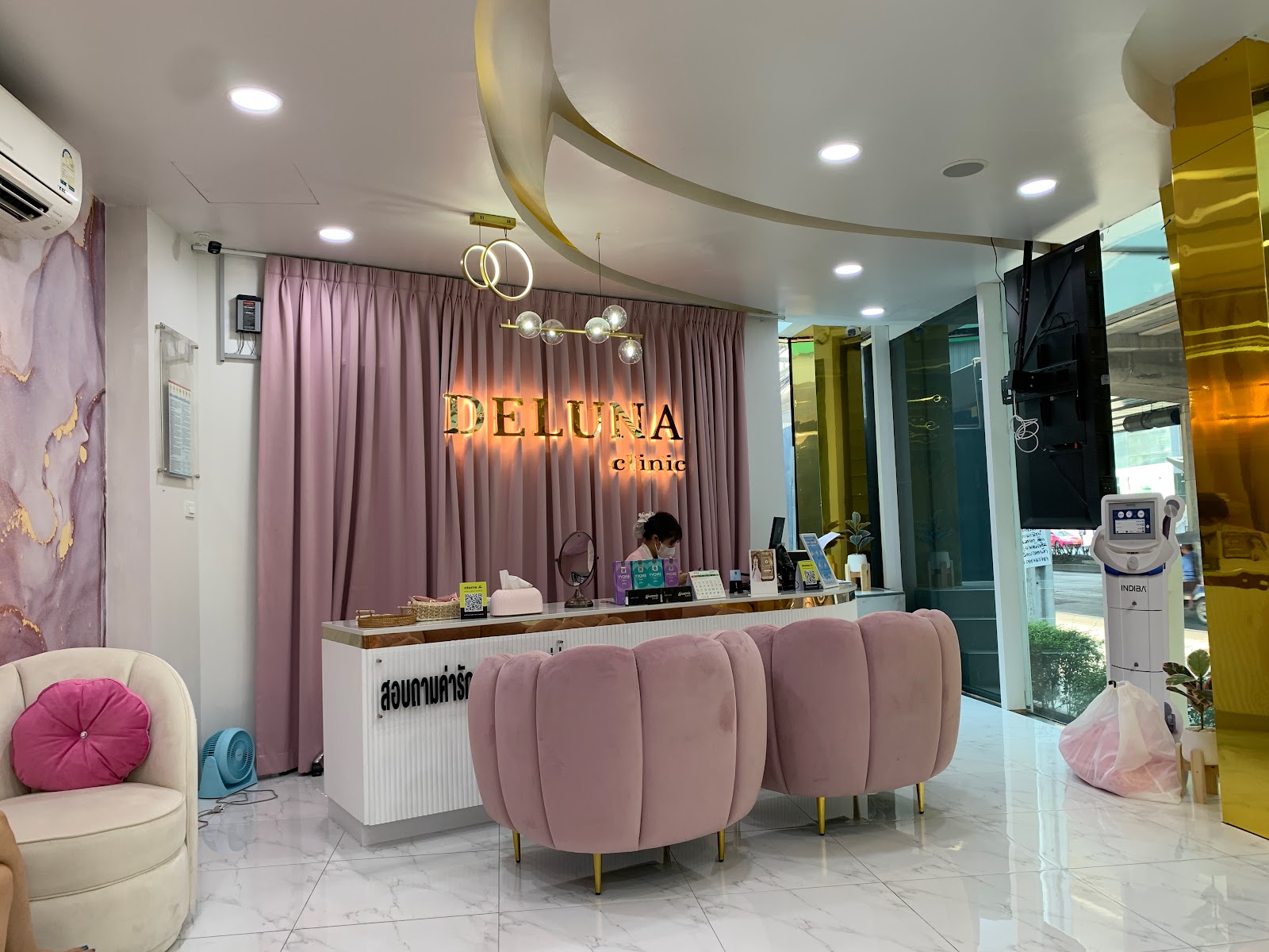 From LUNA Clinic Ladprao Branch