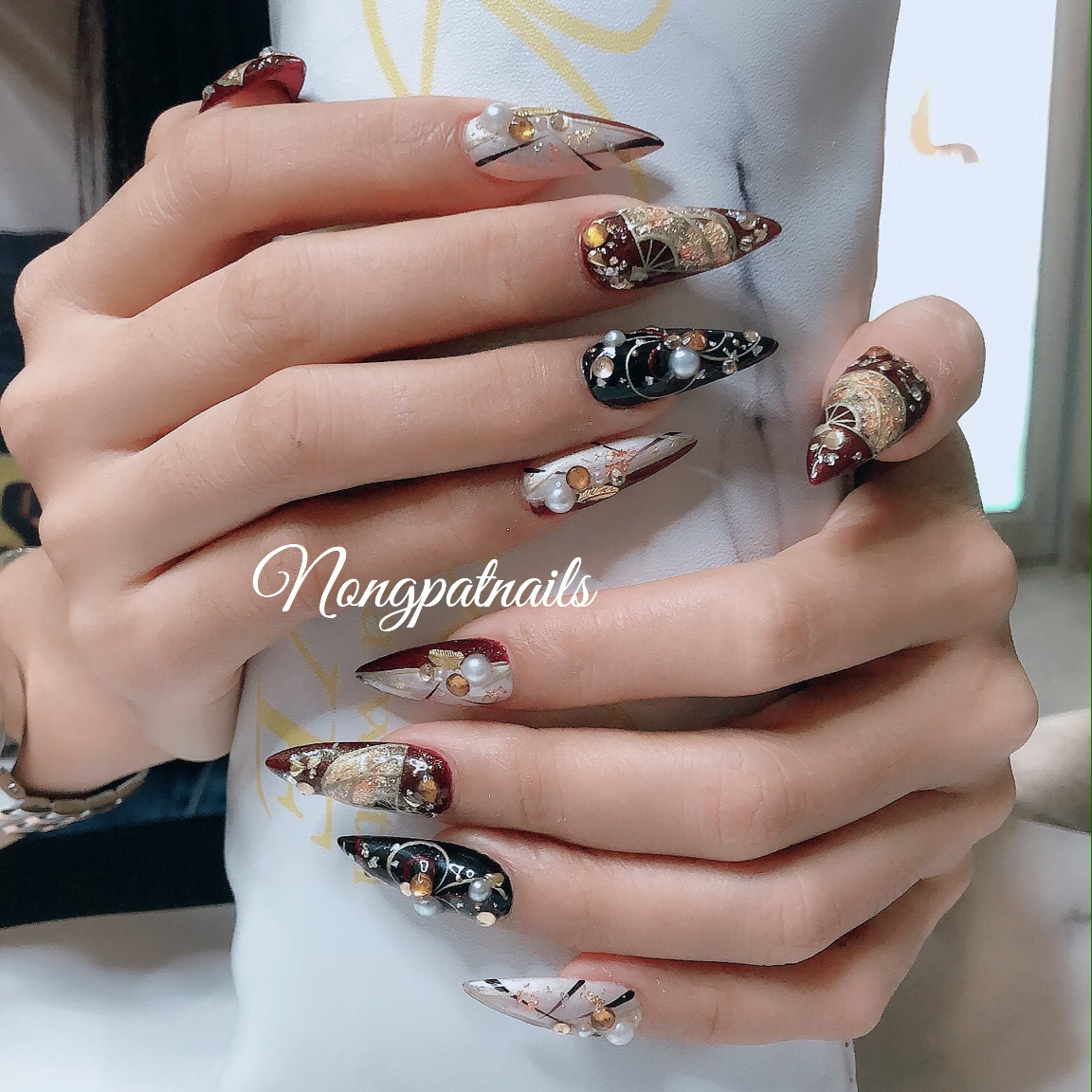 Non-pad nail paint shop