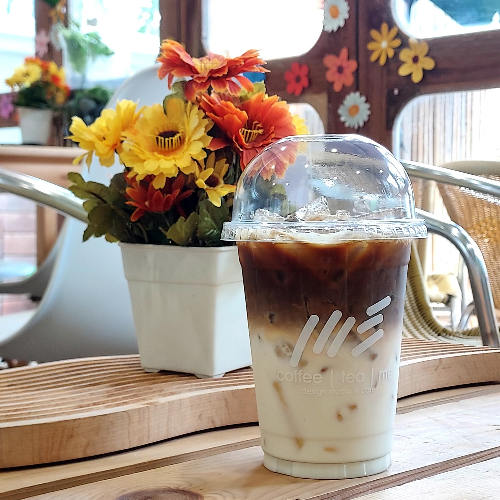 ME CAFE COFFEE I TEA I ME