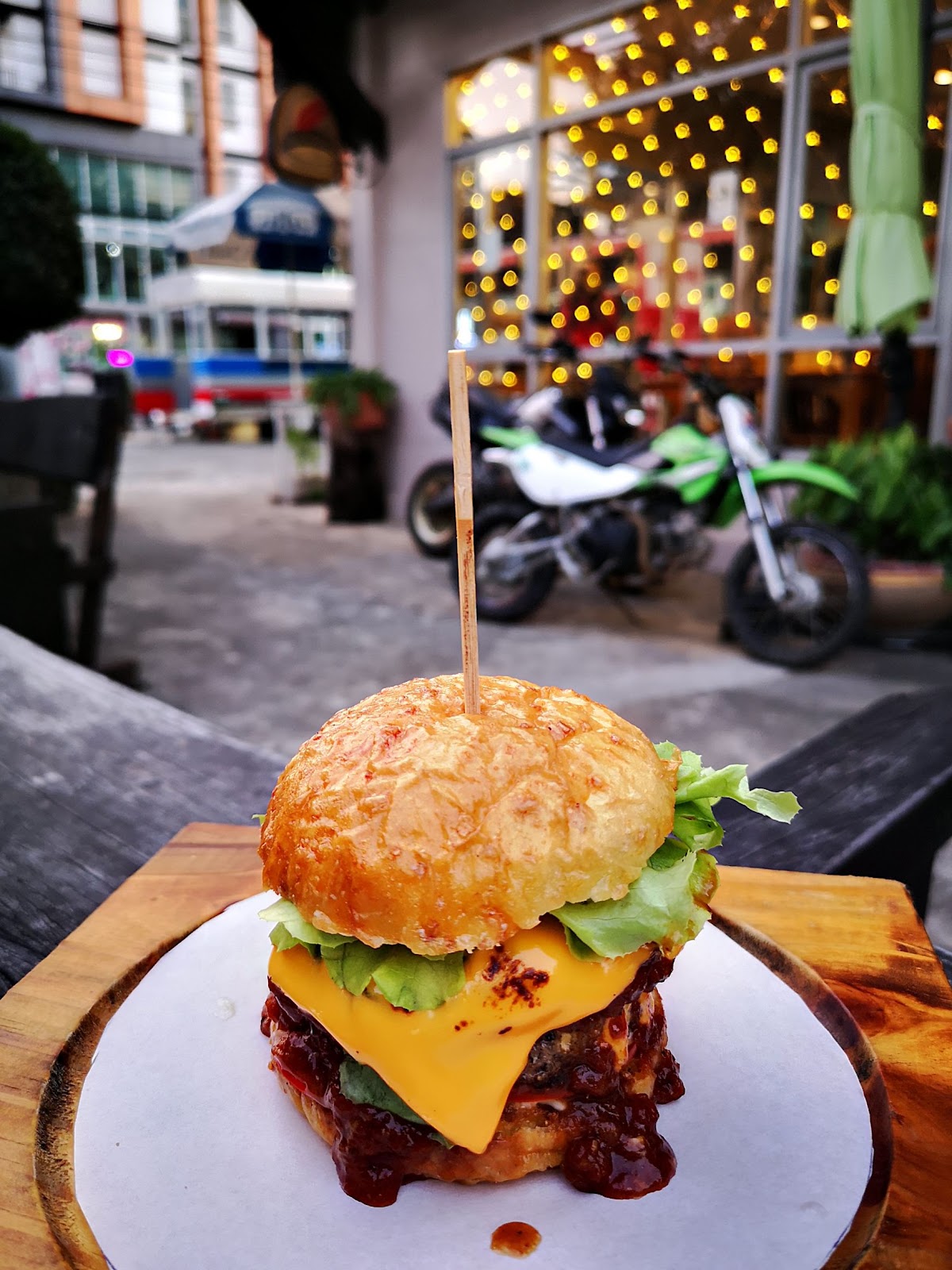 Pazzo Burgers & Steaks