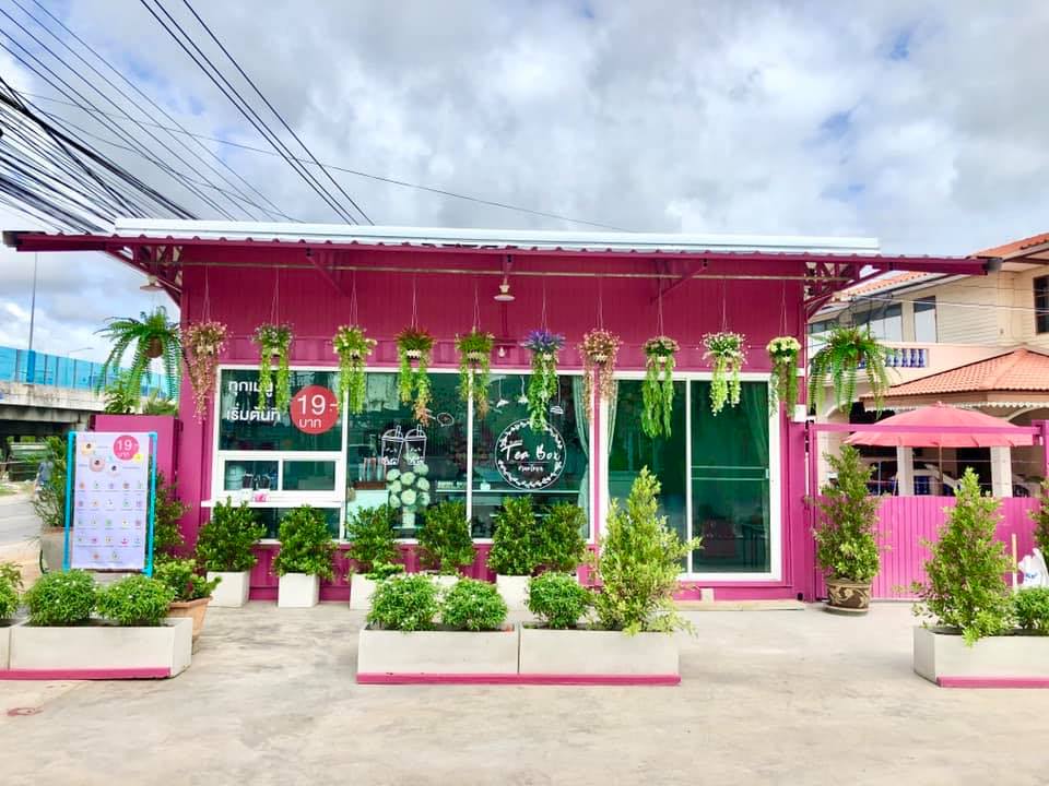 Teabox bubble milk tea along Thung Kru Expressway