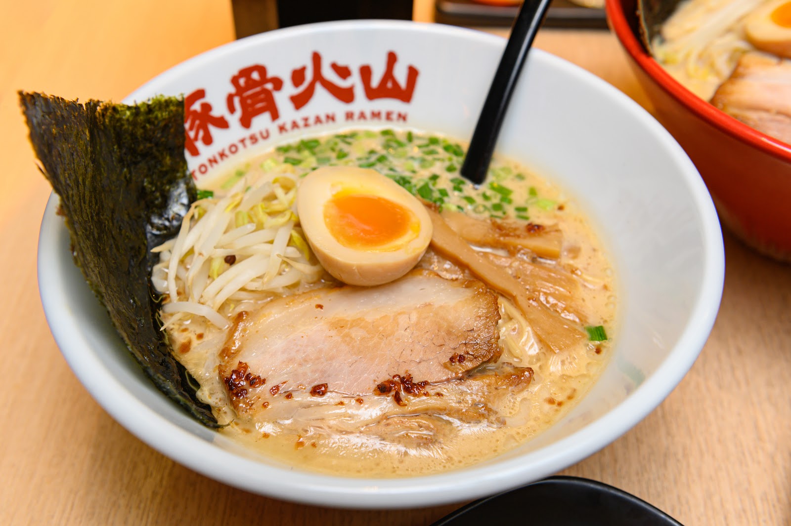 Tonkotsu Kazan Ramen (Harajuku, Thailand)