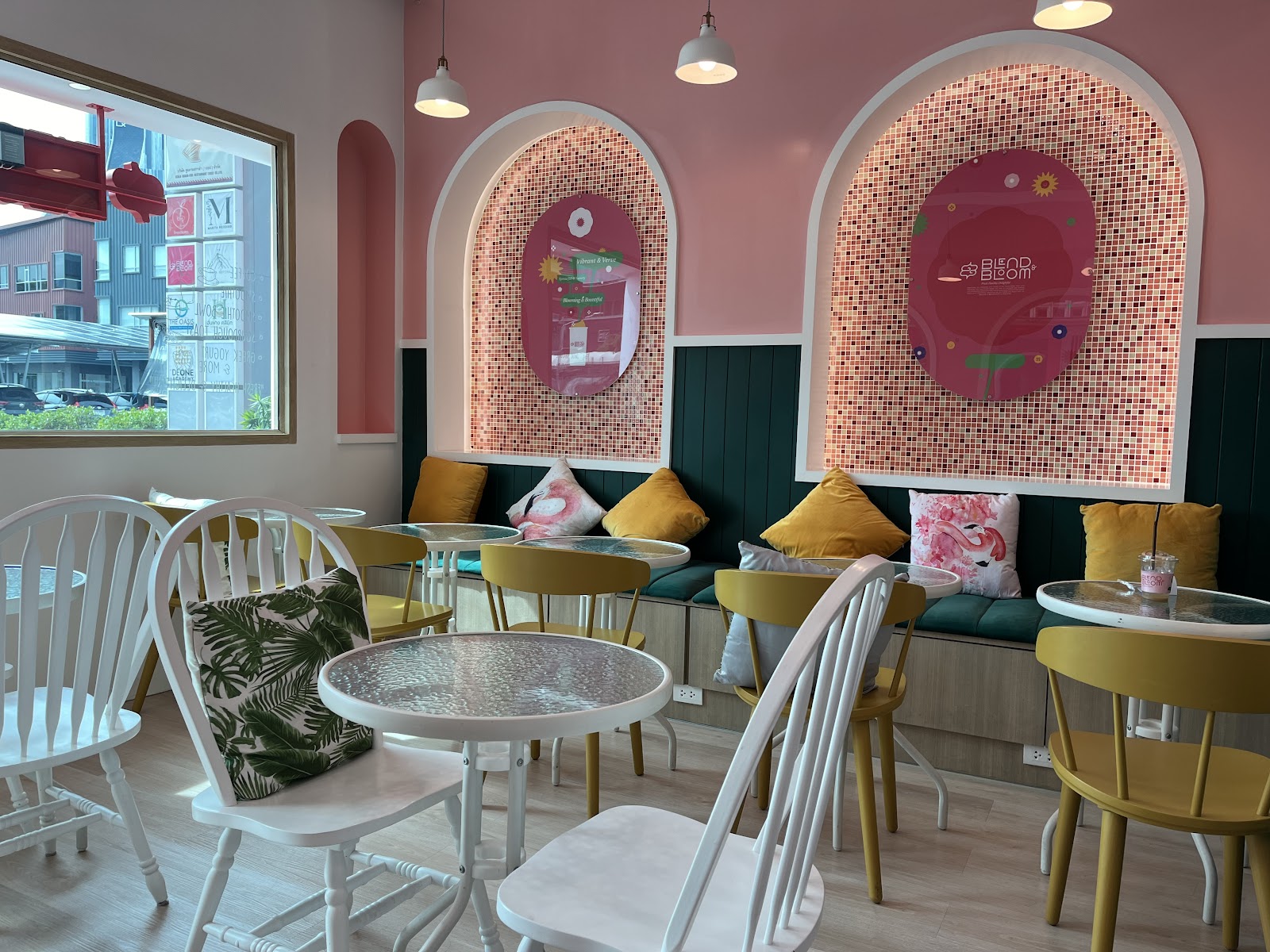 Blend & Bloom Cafe