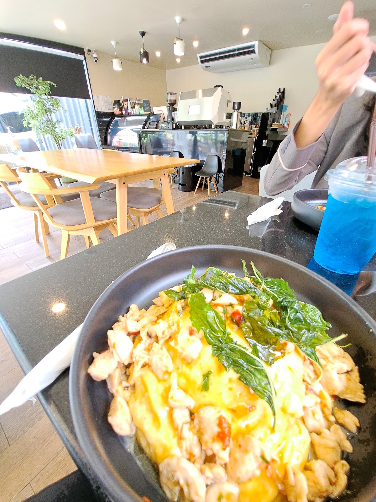 Meet, Eat, and Repeat at the Cafe