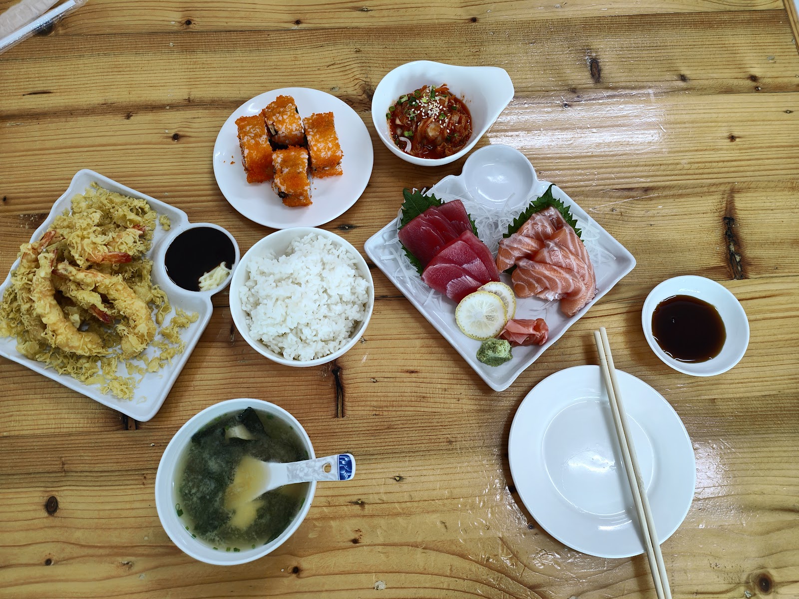 Salmonroom.MTM Wutthakat Intersection (Talat Phlu)