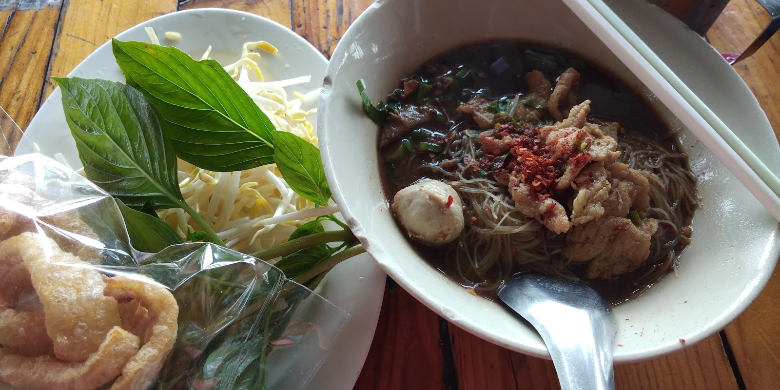 Retro Boat Noodles, Mae Luk Chin