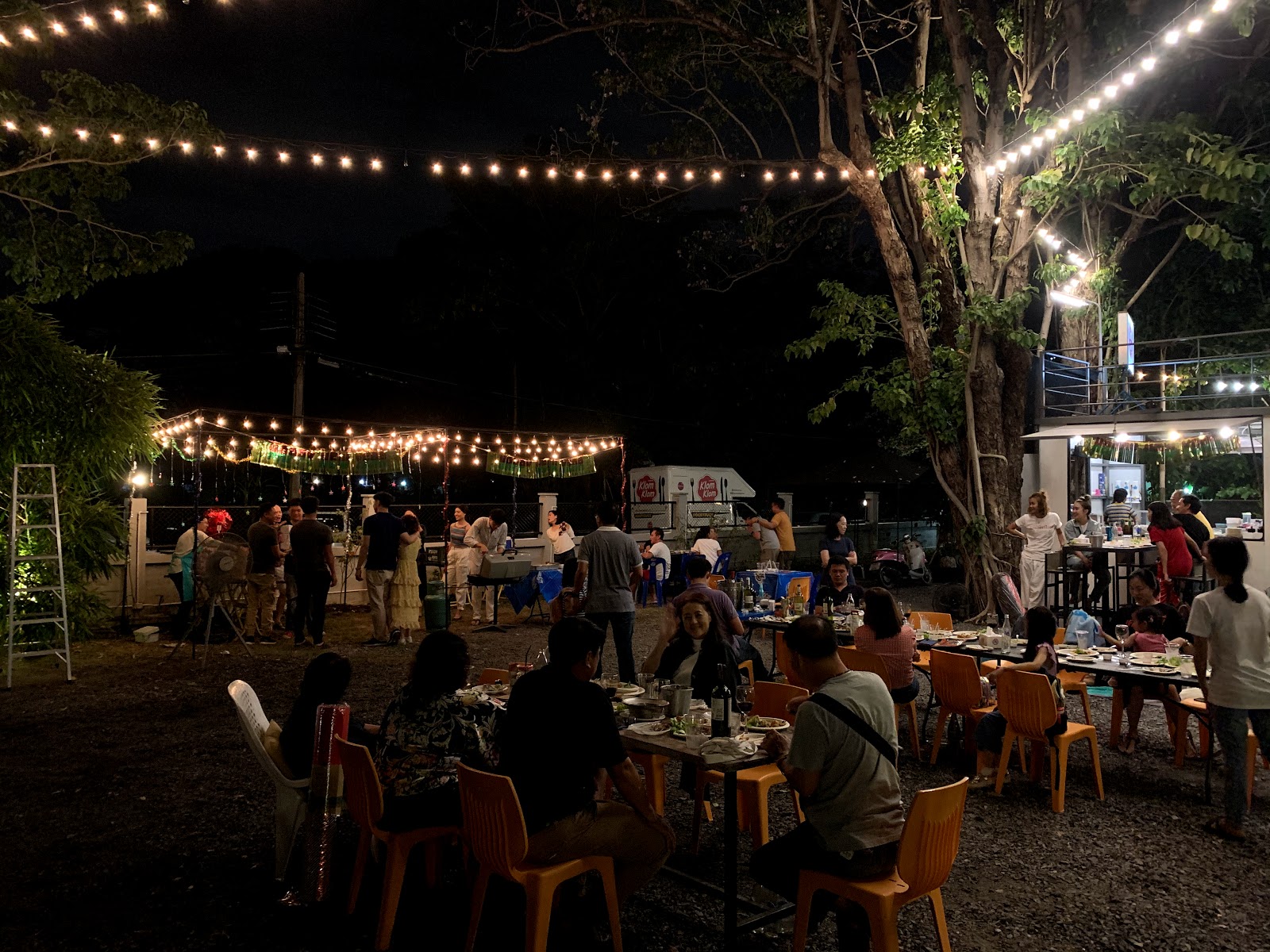 Klom Klom Shop, Soi Nawamin 24