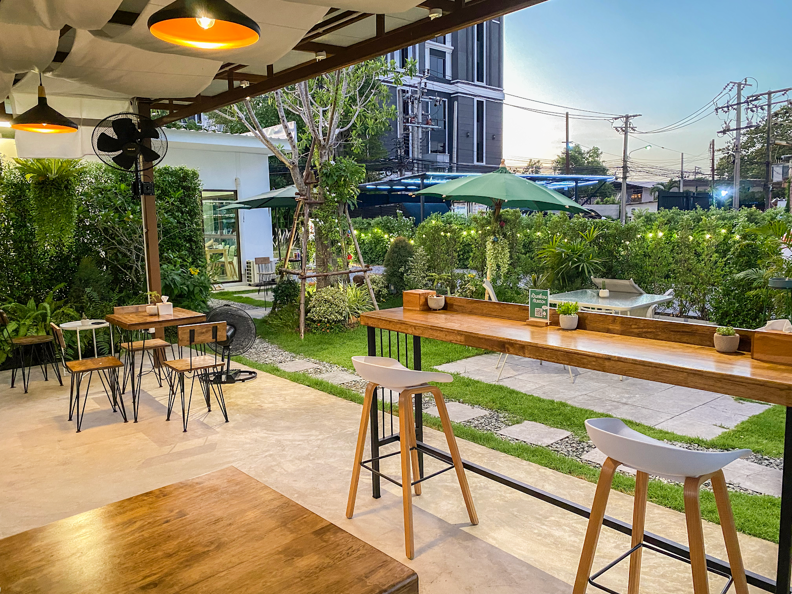 Eat deliciously everything Italian.