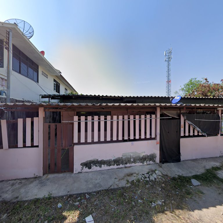 The sushi restaurant is delicious.