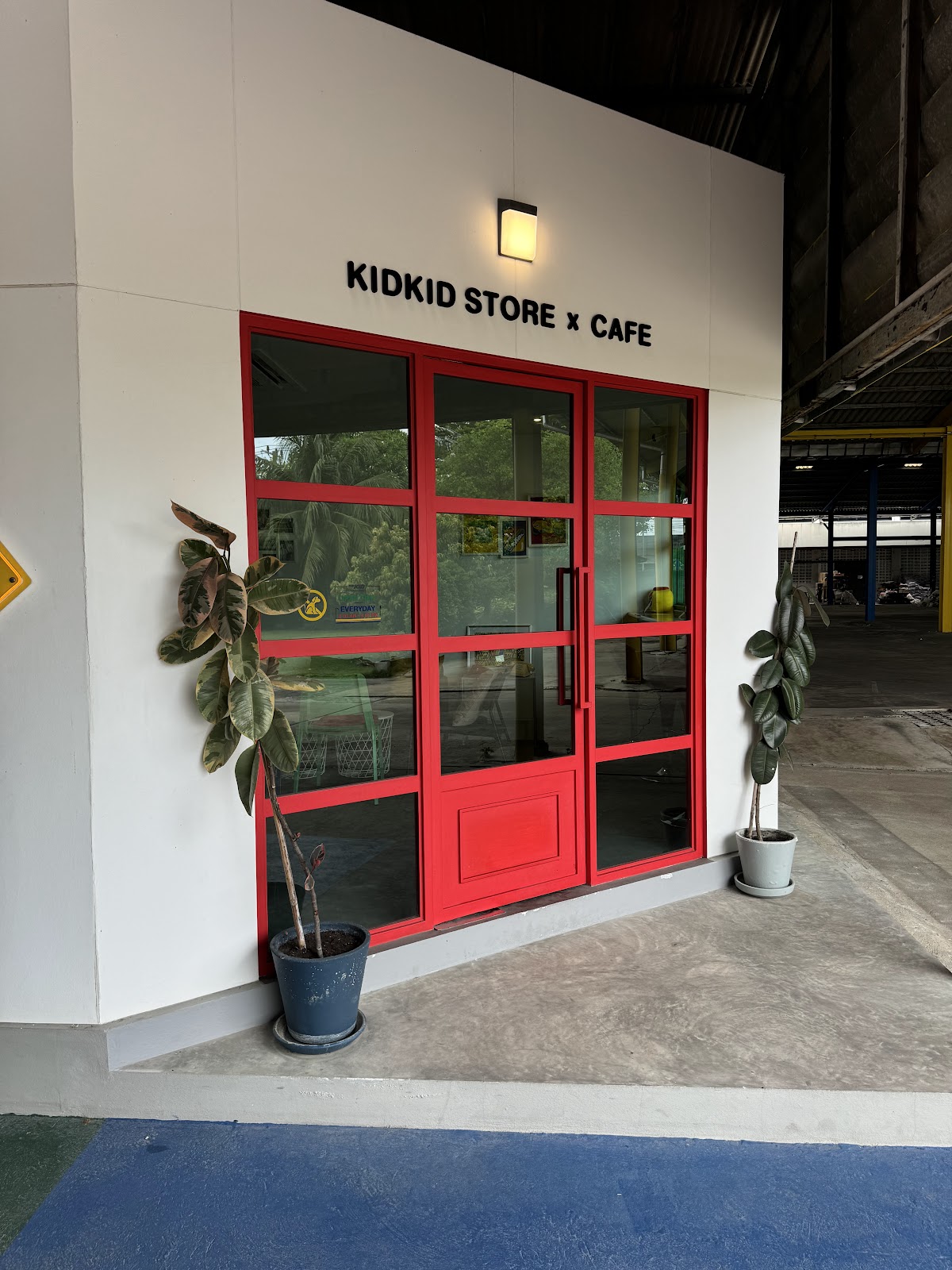 KIDKID Store x Cafe
