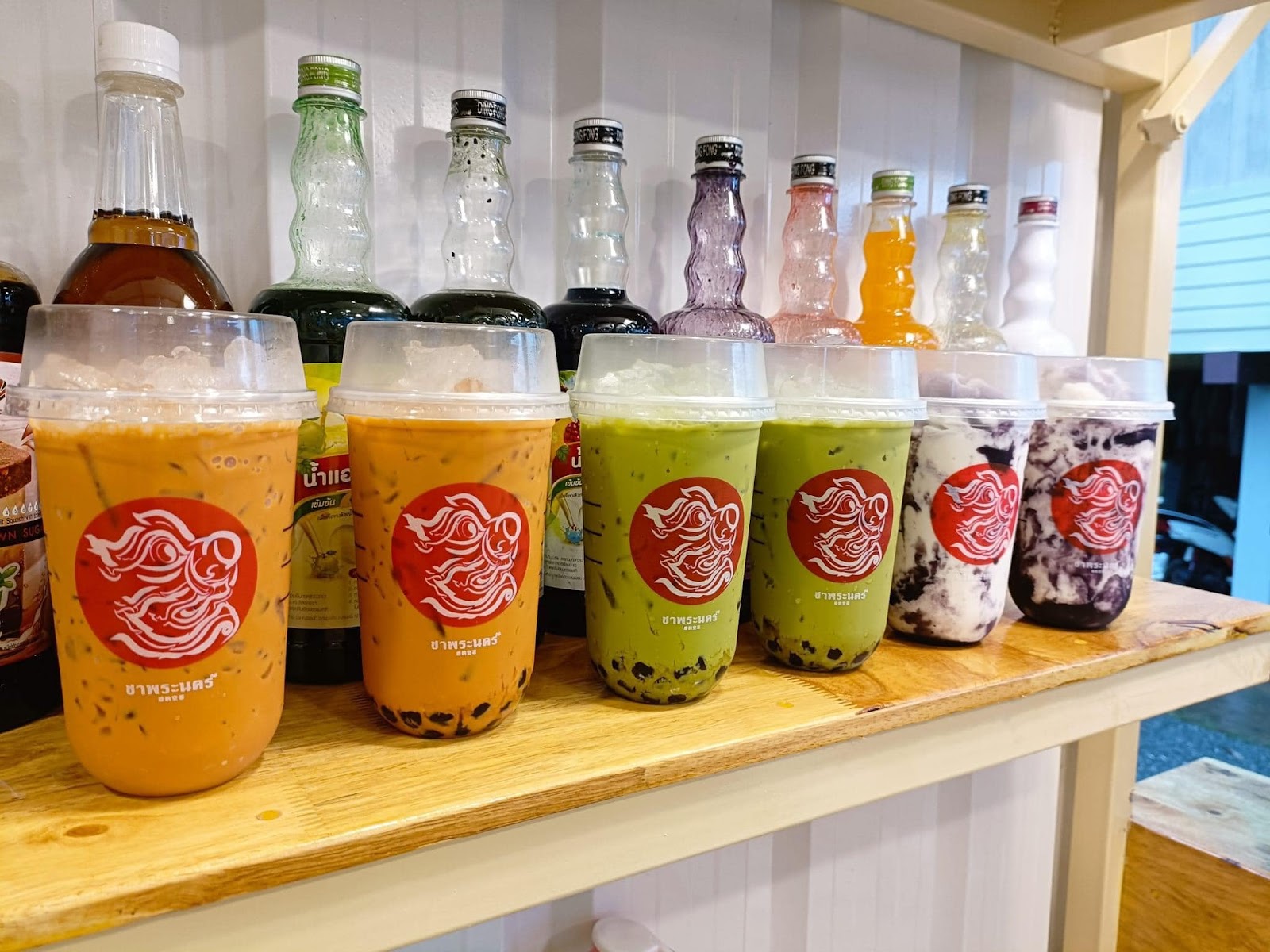 Phra Nakorn Tea Sakae Ngam Market Store