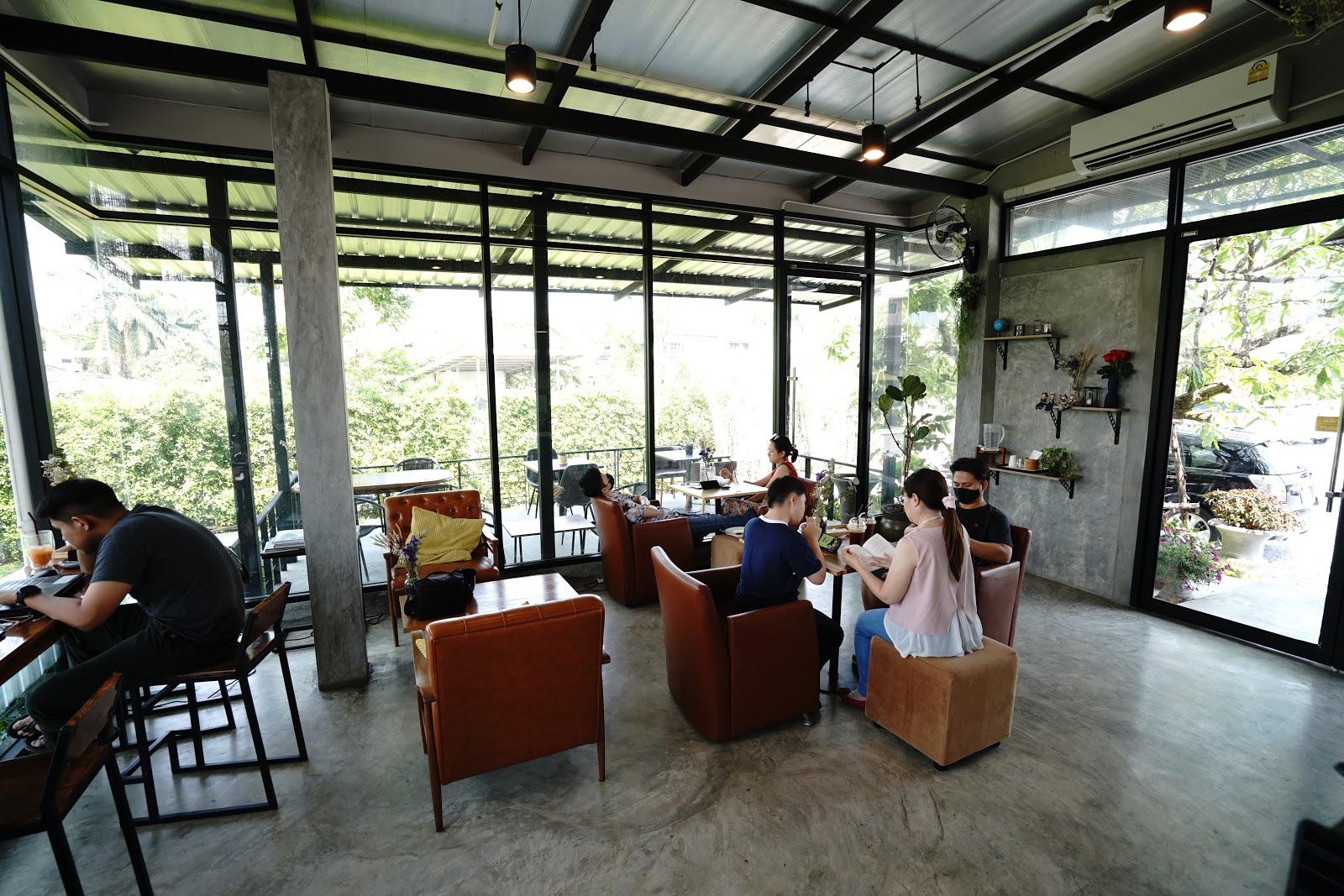 Hourglass Cafe