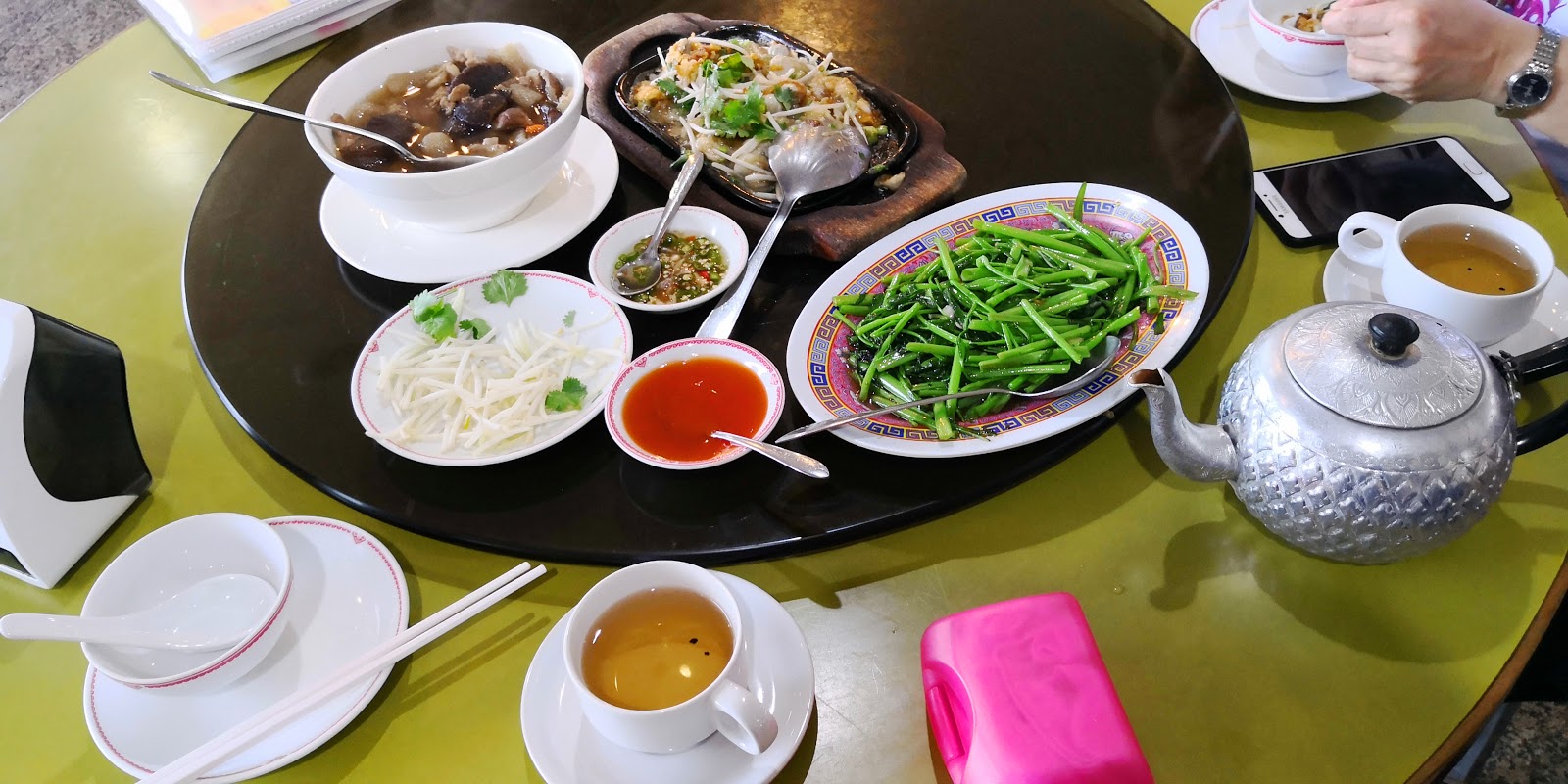 Eika Restaurant (Giant Swing)