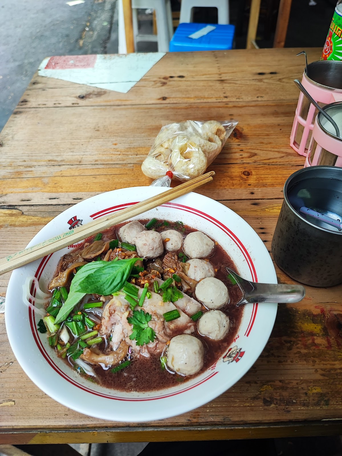 Panoy noodles with boiled pork