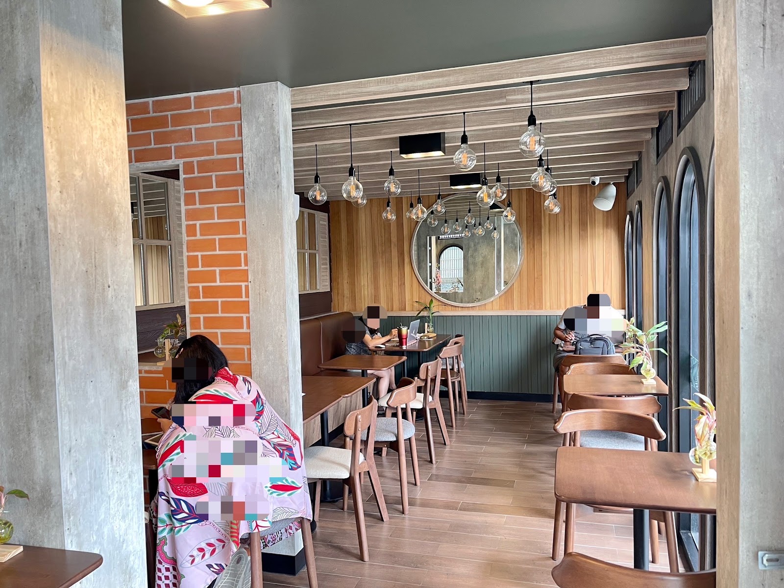 Cafe Amazon Soy Borom 2/2