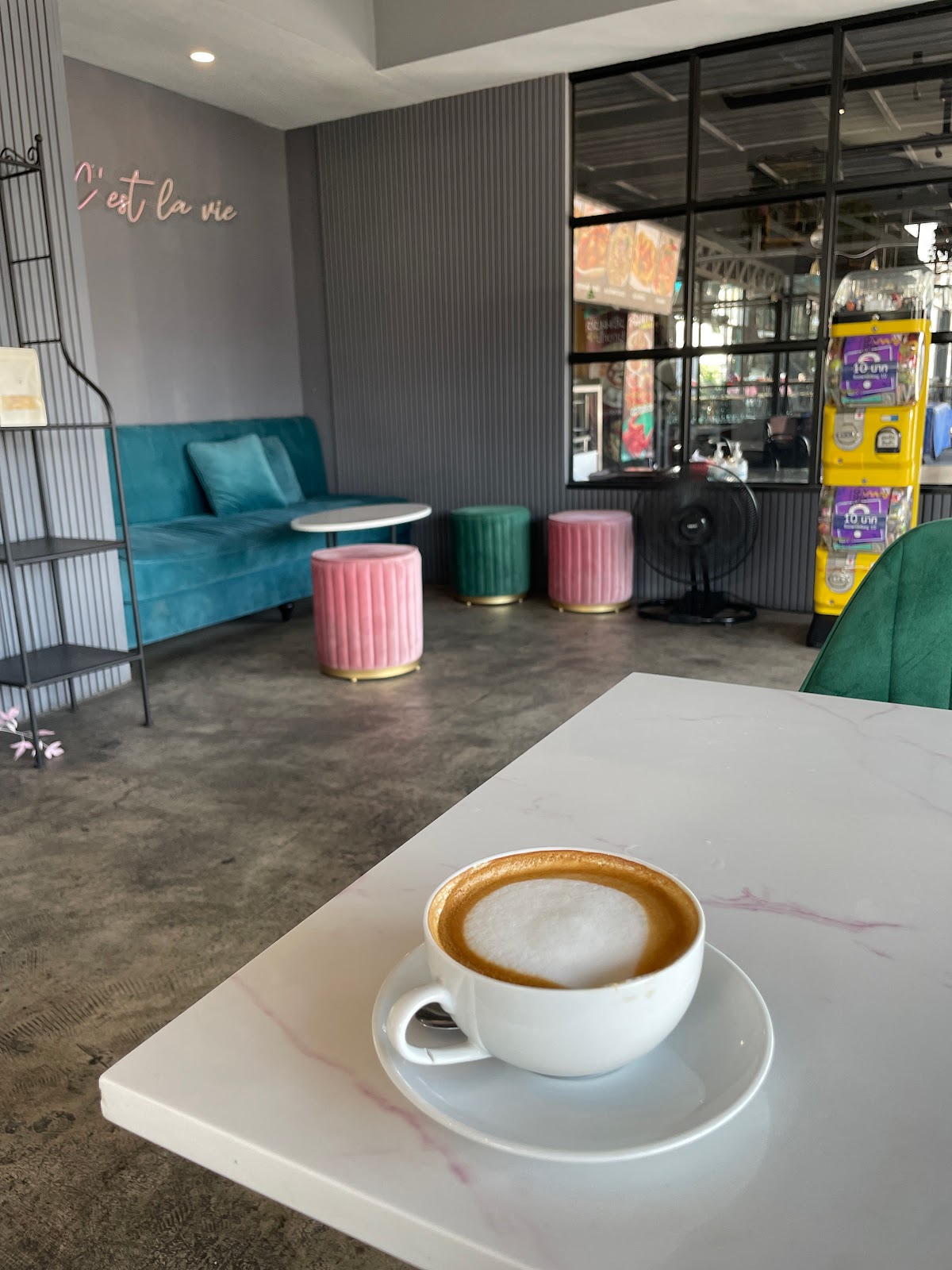 C’est la Life Cafe