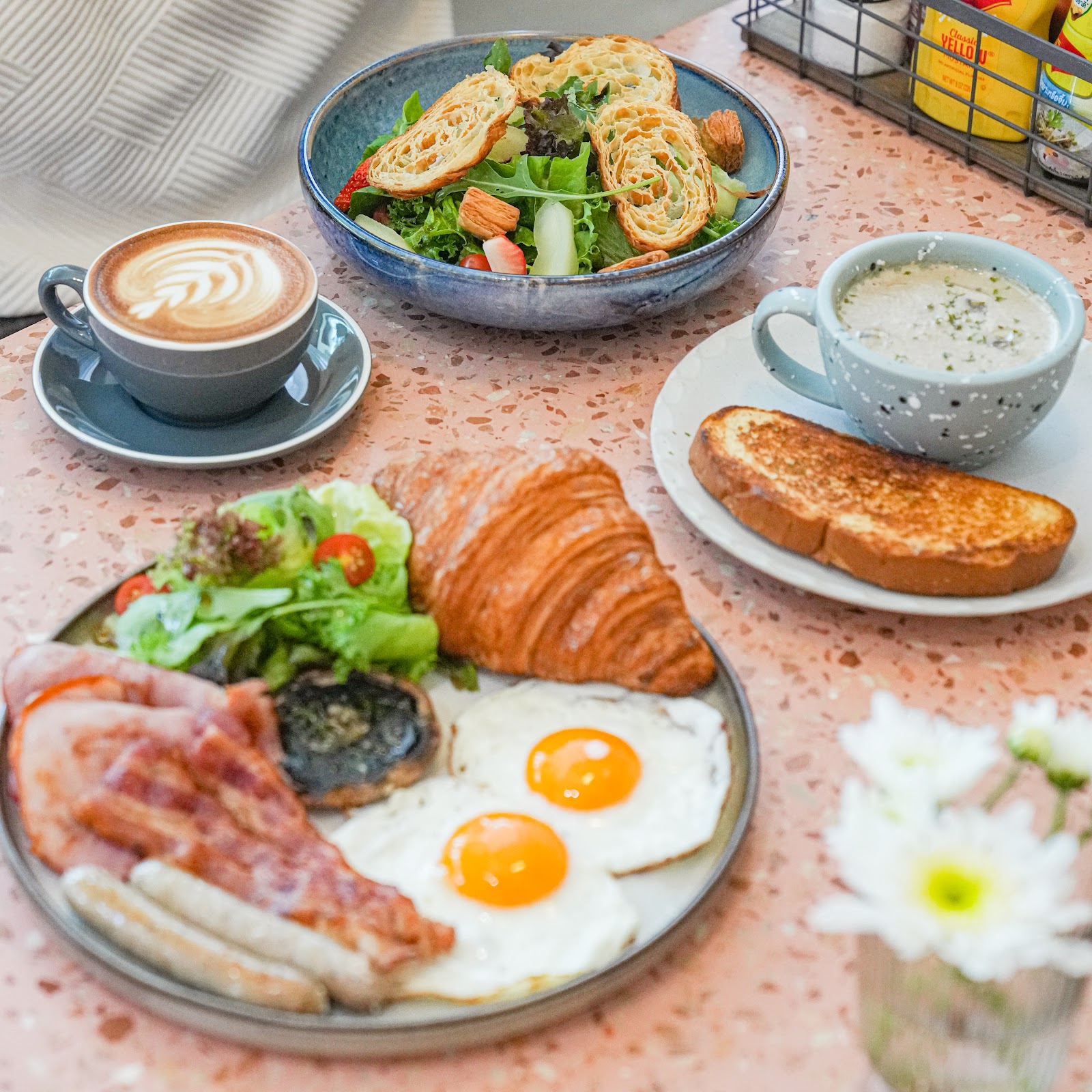 Wandering Cafe & Bake Shop Wandering Cafe & Bake Shop