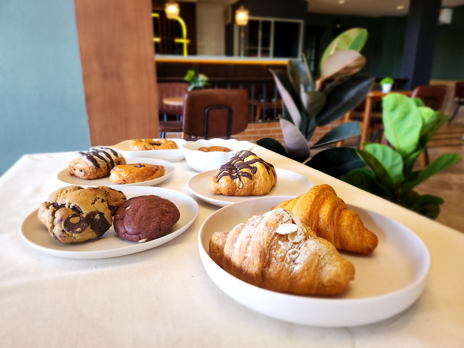 Phrao Philun x Delidelo Cafe