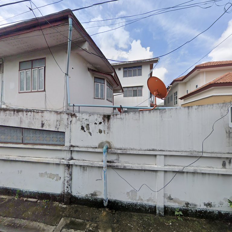 Delicious fried chili peppers