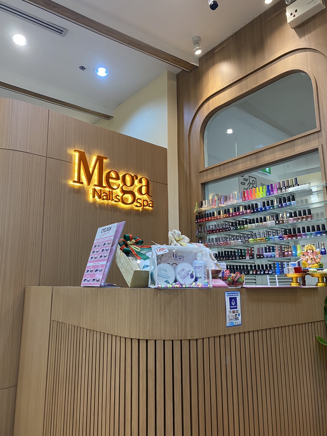 Meganesiles Spa Central Eastville