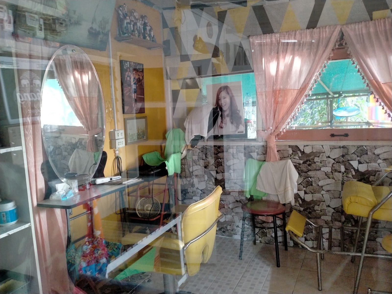 Rat Salon Paknam Krajomthong