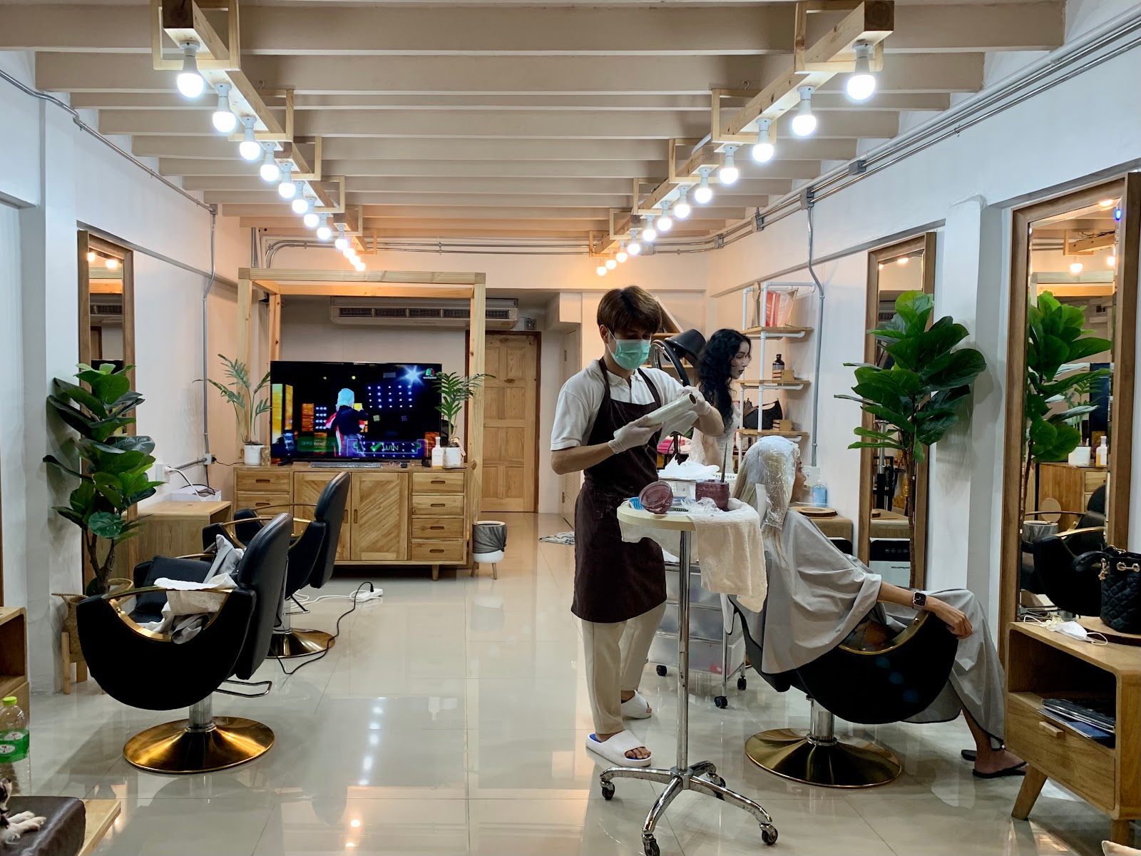 Santakran Salon by Golf