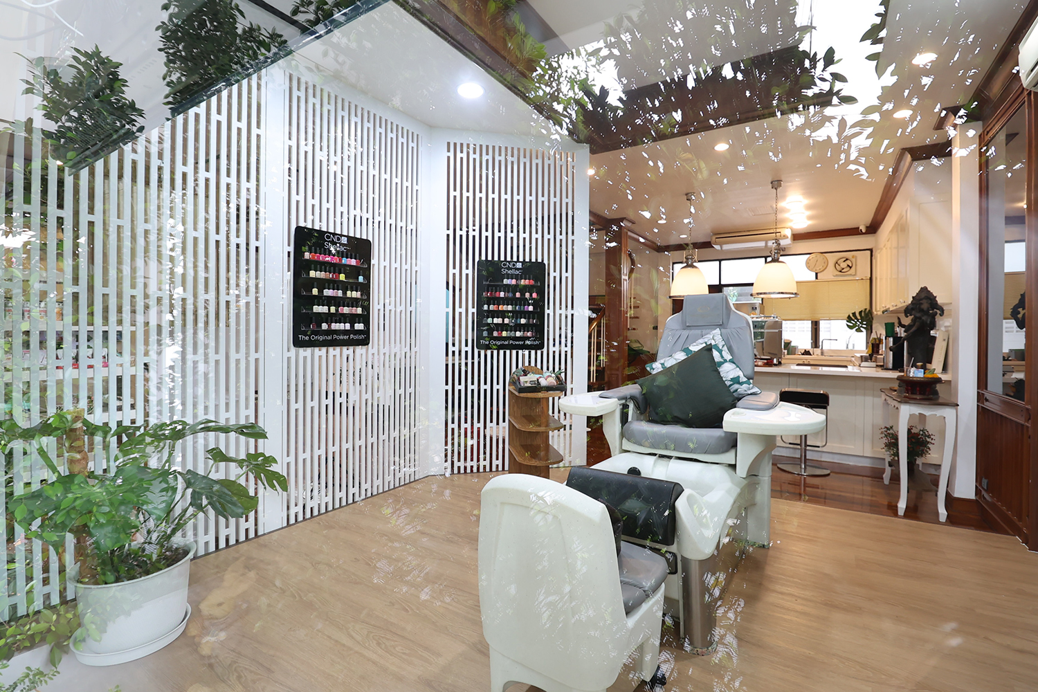 Grande Nail “The Nail Resort”