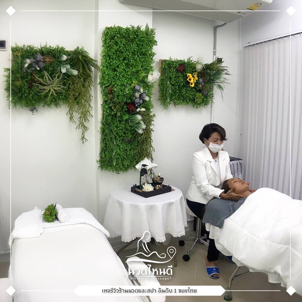 Ajarn Chan shares ancient head massage recipes to relieve migraine symptoms