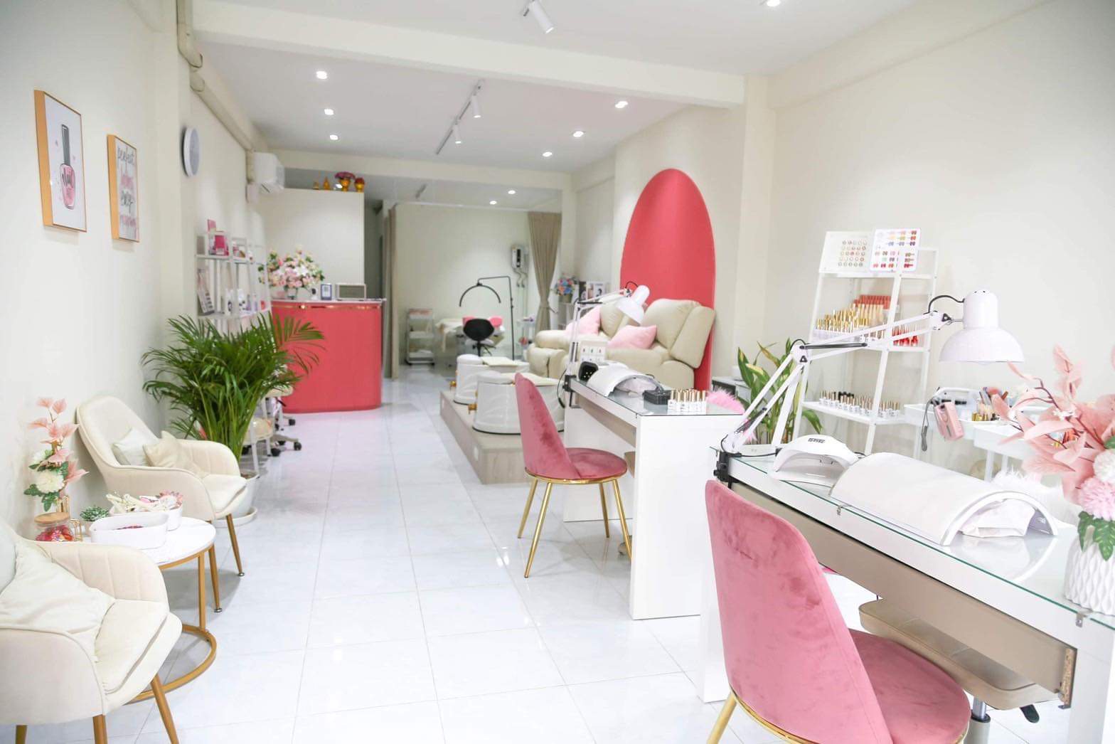 Pink It Up Nails & Eyelashes