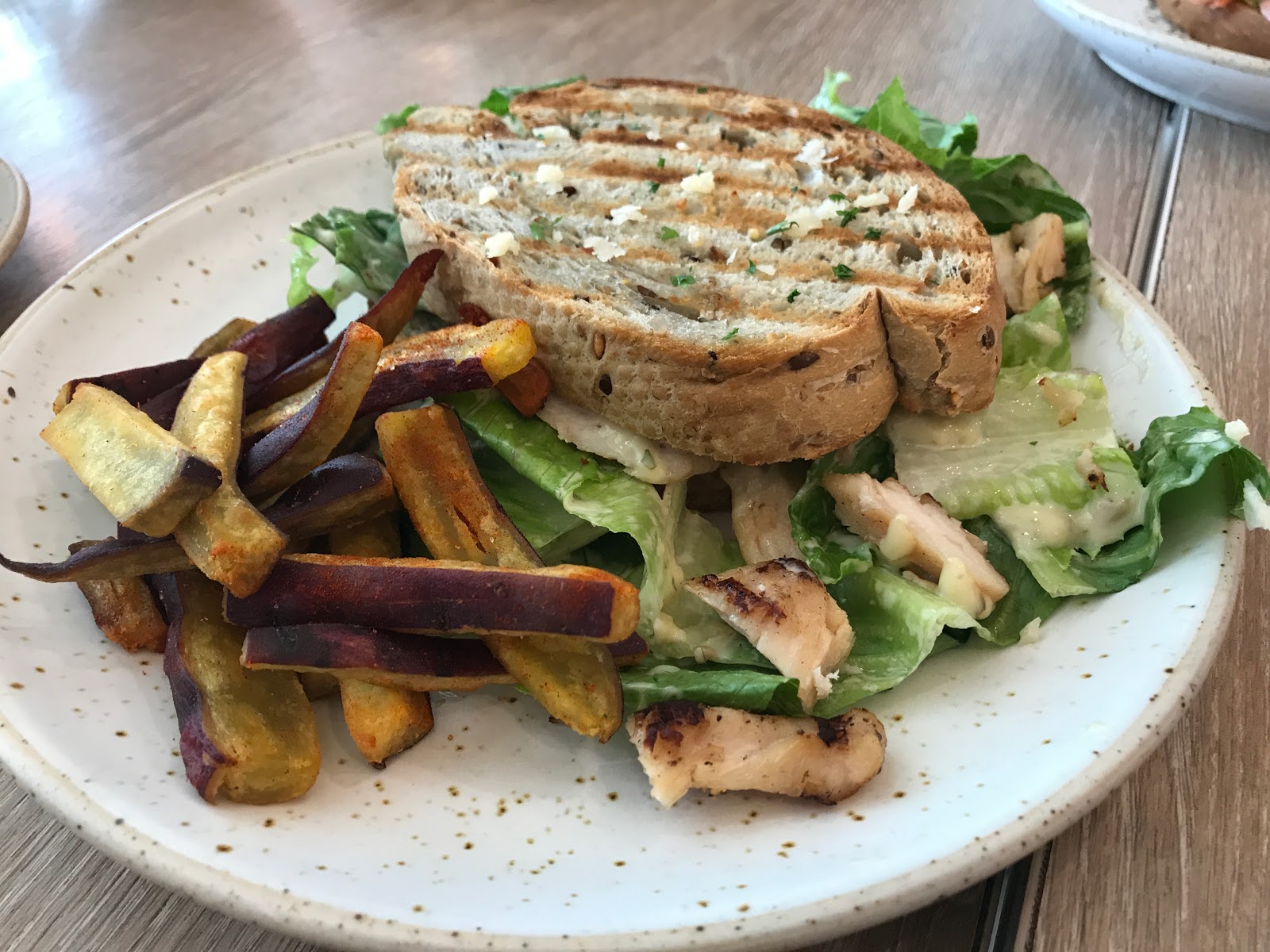 Brekkie Organic Cafe & Juice Bar