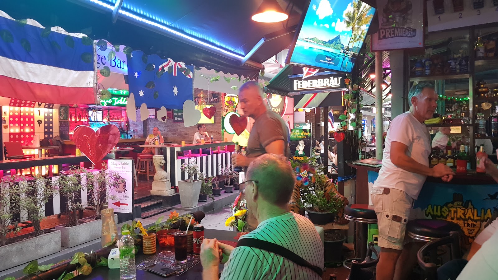 Down Under Bar & Grill