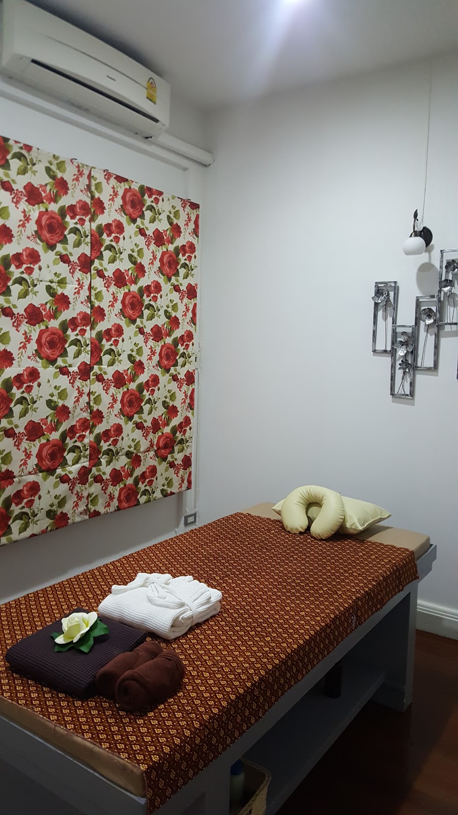 SAMSEN Samsen Thai massage for health