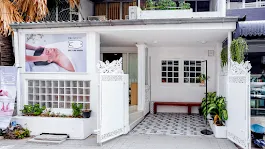 BEAR HUG MASSAGE & SPA